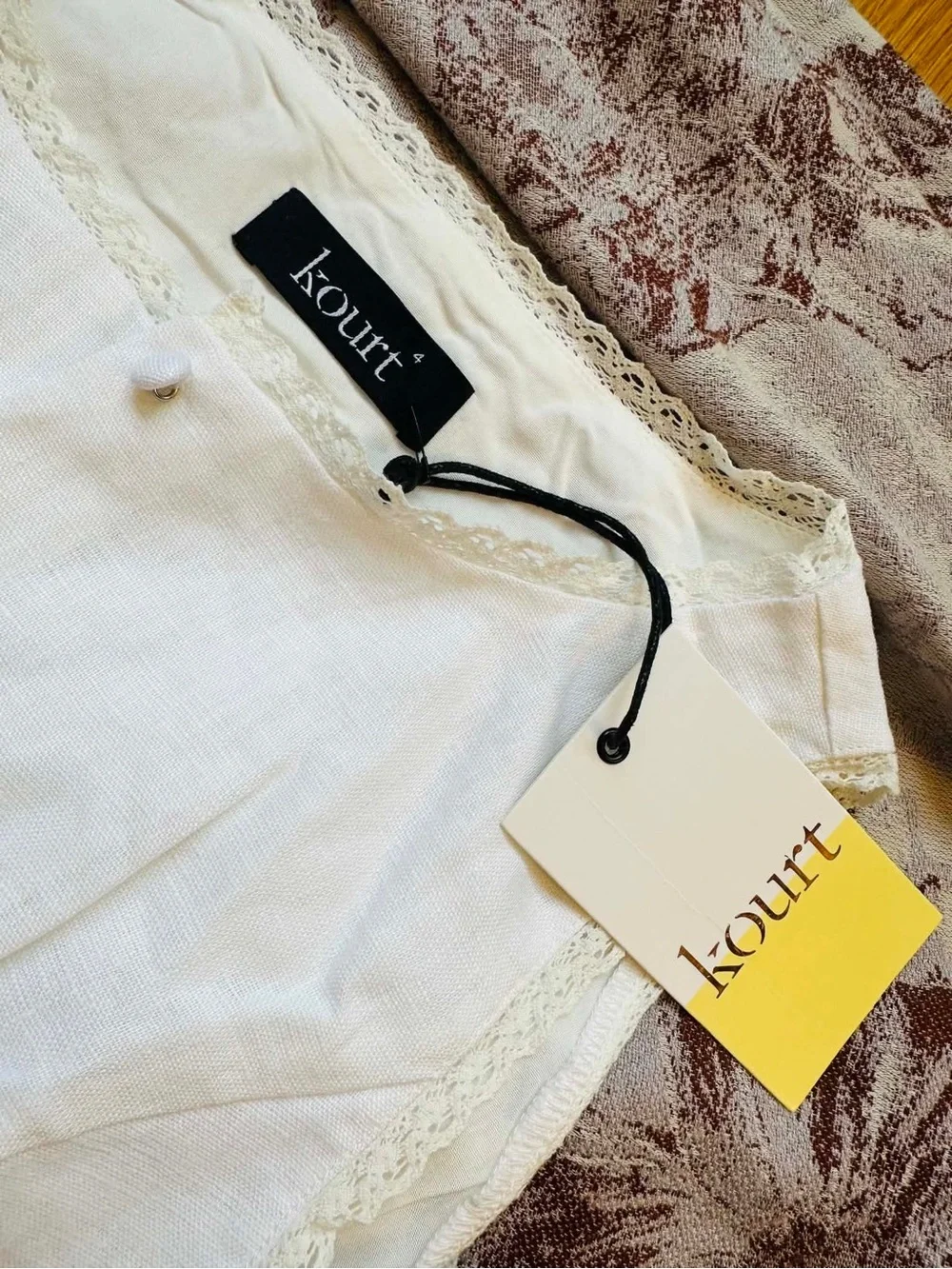Sleeveless White Button-Front Top with Lace Trim - Picture 7 of 12